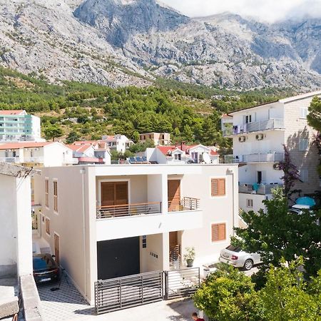 Apartmani Benzon Baška Voda Kültér fotó