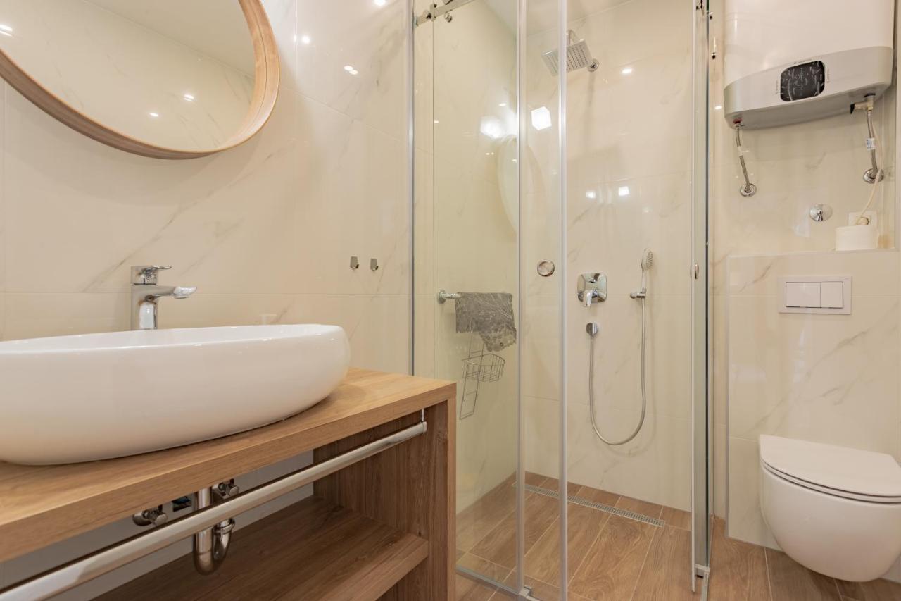 Apartmani Benzon Baška Voda Kültér fotó