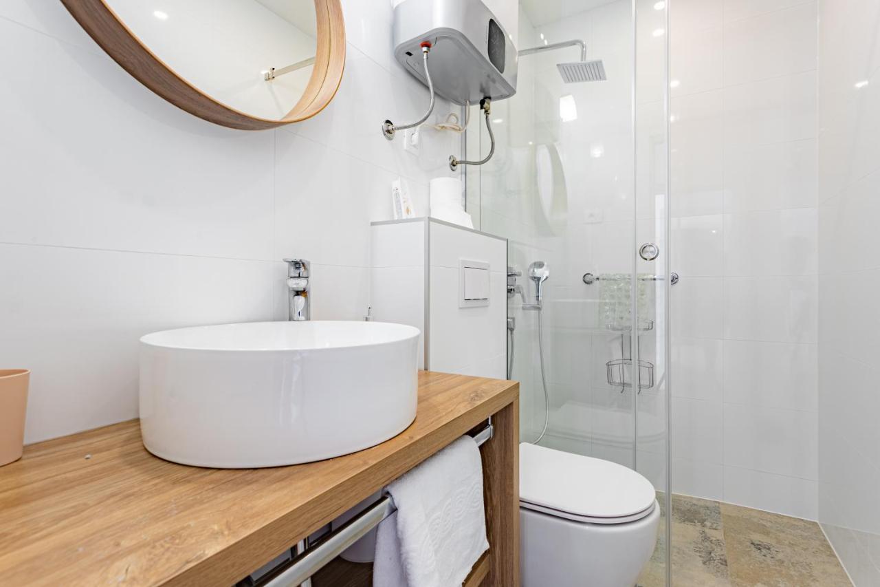Apartmani Benzon Baška Voda Kültér fotó