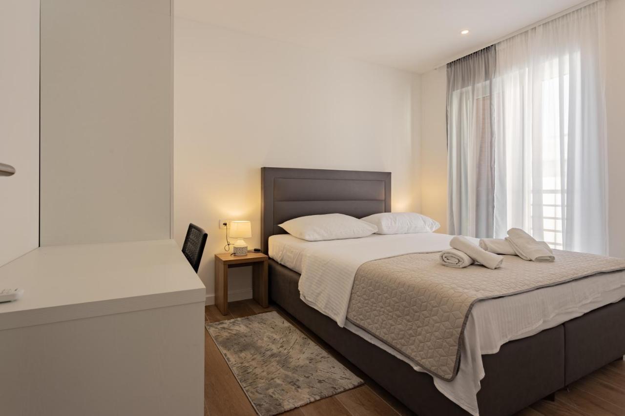 Apartmani Benzon Baška Voda Kültér fotó