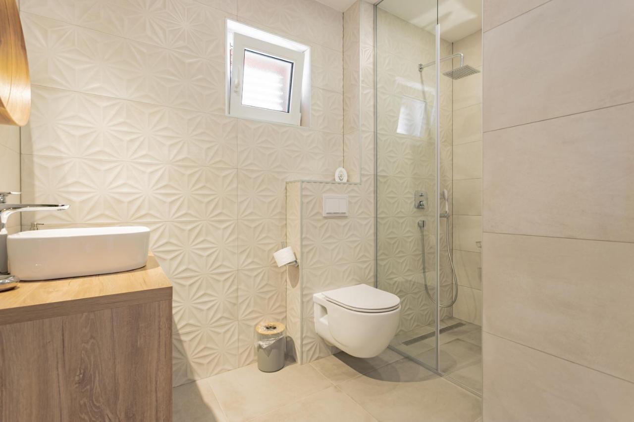Apartmani Benzon Baška Voda Kültér fotó
