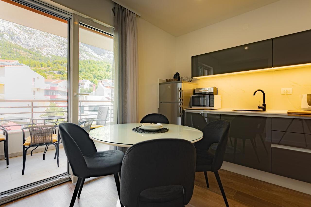 Apartmani Benzon Baška Voda Kültér fotó